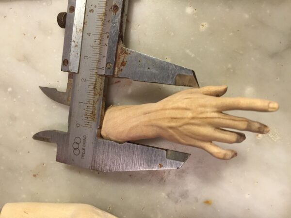 Mani legno uomo 4 cm palmo dita - immagine 3