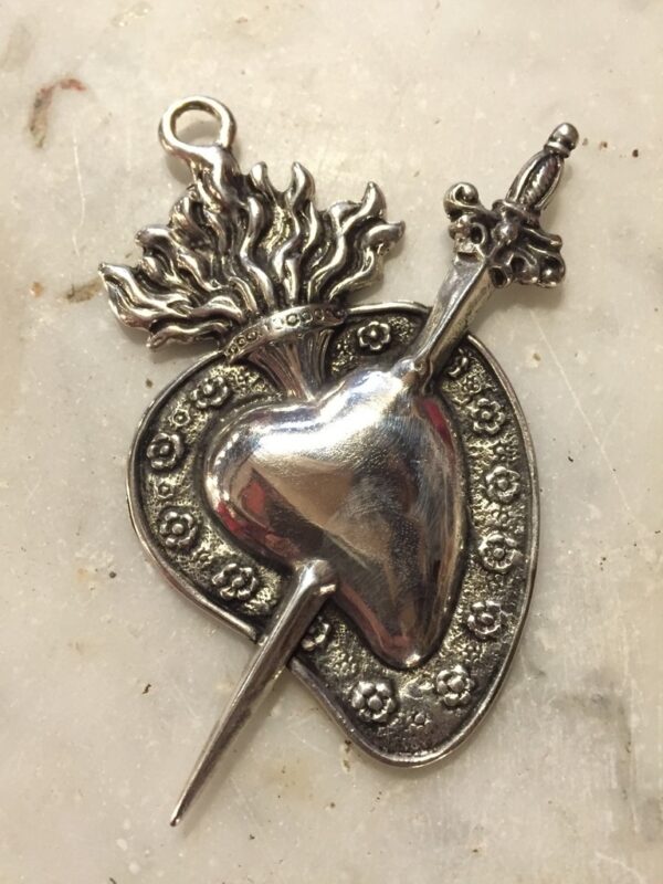 Cuore sacro fiamma con spada - immagine 3