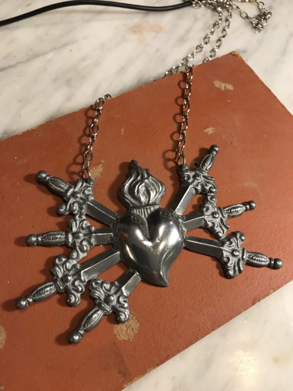Collana con cuore sette spade/dolori - immagine 2