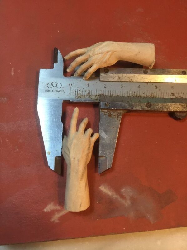 Paio di mani legno uomo figura - immagine 3