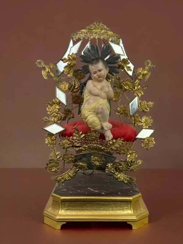Bambinello Gesu' Bambino stile napoletano scultura occhi di vetro 28 x 28x 56 cm