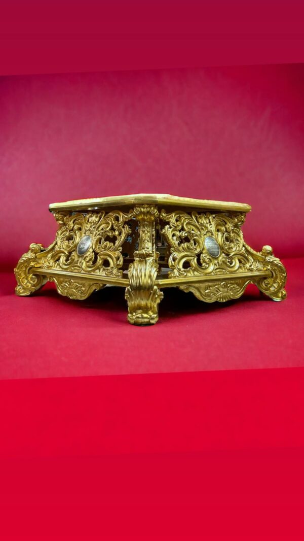 Base Imperiale 60x60 cm modello basso monogramma cuore di Gesu' - immagine 2