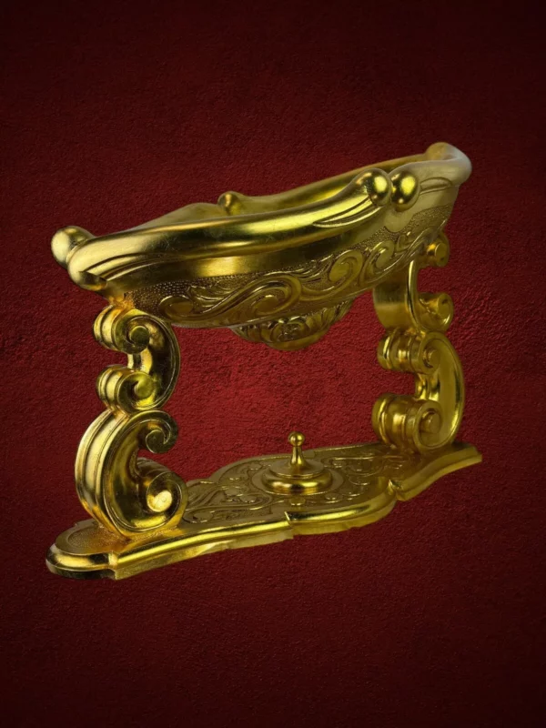 Culla in legno e foglia oro