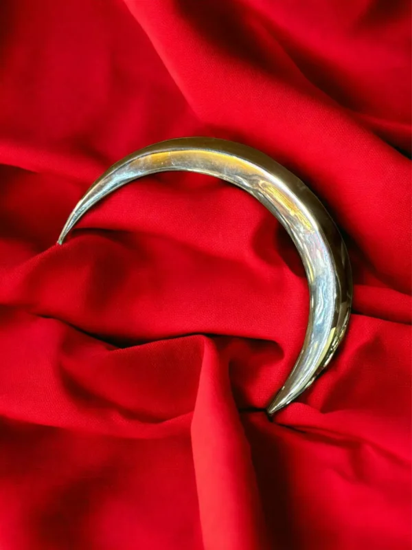 luna in ottone  Misure 13,5 x 9 cm